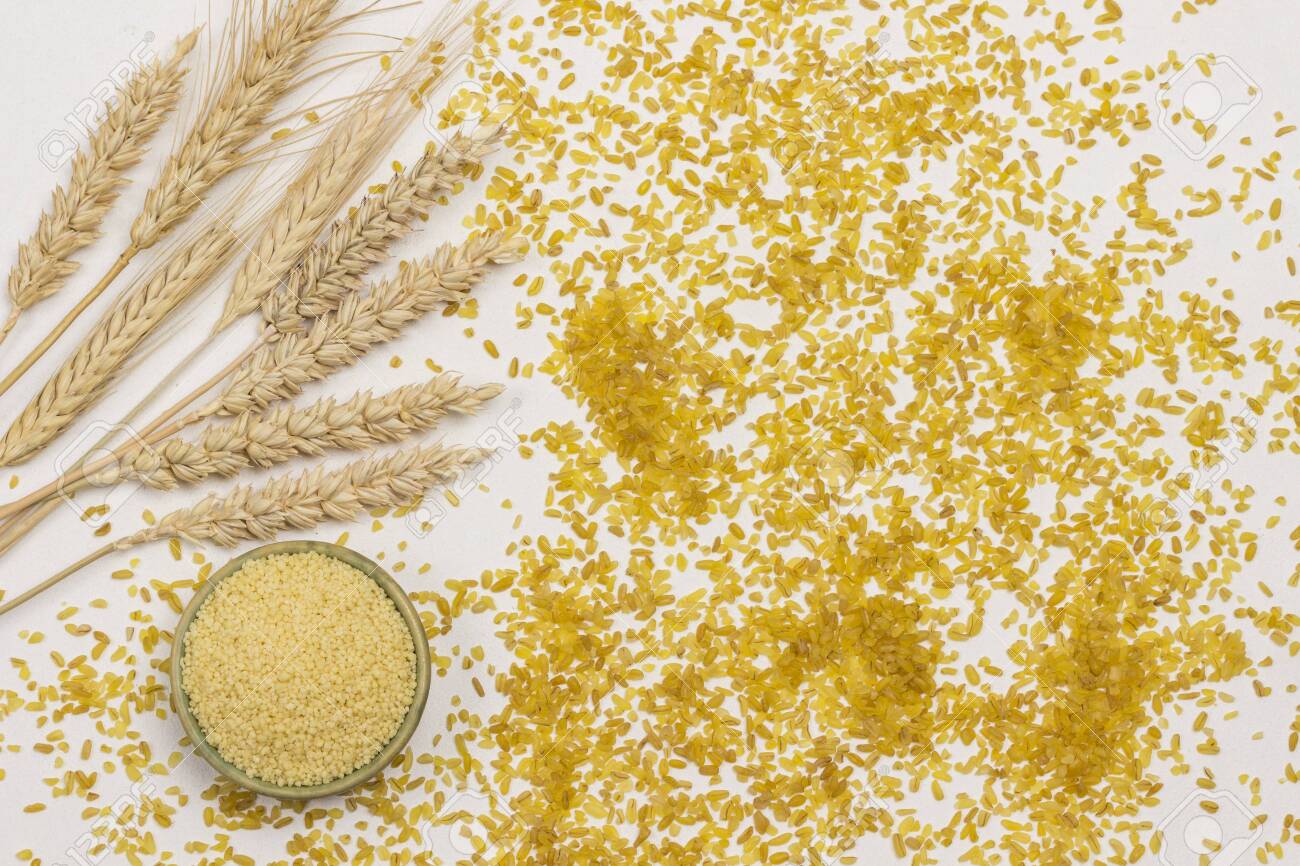 Spikelets Of Wheat, Groats Couscous And Bulgur. 免版權照片，圖片，畫像及圖片庫. Image  142225110