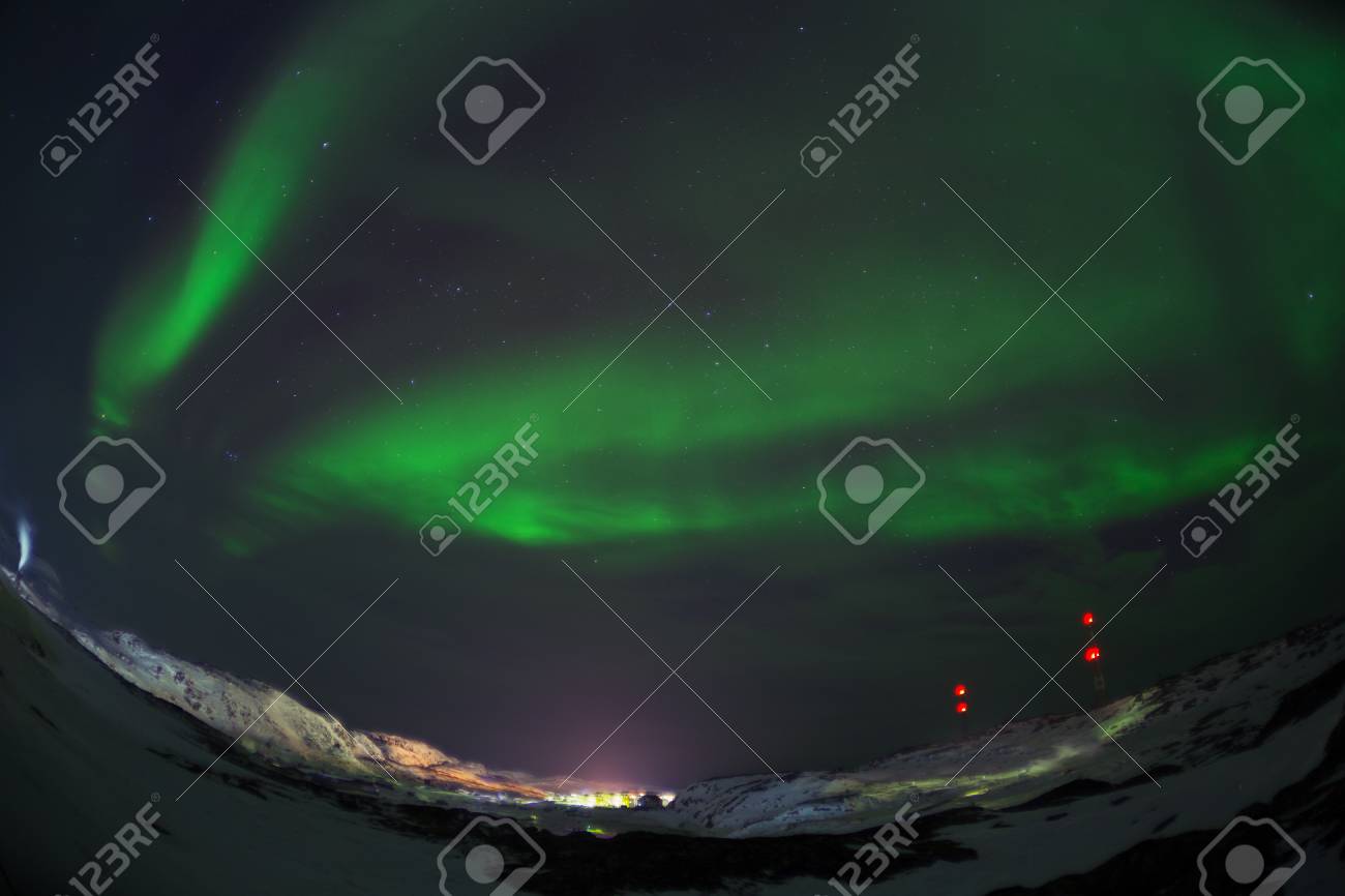 ロシア ムルマンスク地域で Teriberka オーロラ グリーン の写真素材 画像素材 Image ロシア ムルマンスク地域で Teriberka オーロラ グリーン の写真素材 画像素材 Image