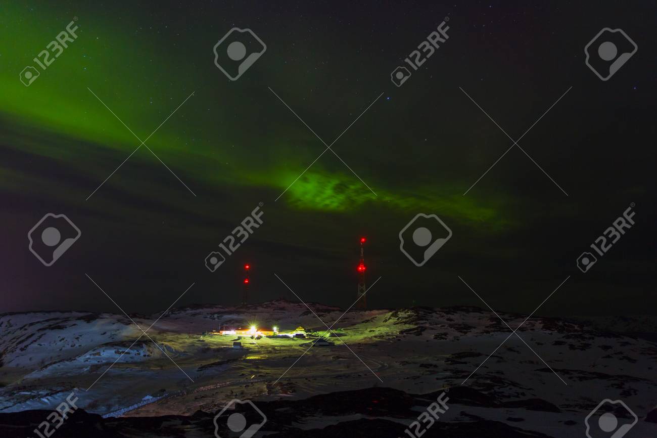 ロシア ムルマンスク地域で Teriberka オーロラ グリーン の写真素材 画像素材 Image ロシア ムルマンスク地域で Teriberka オーロラ グリーン の写真素材 画像素材 Image