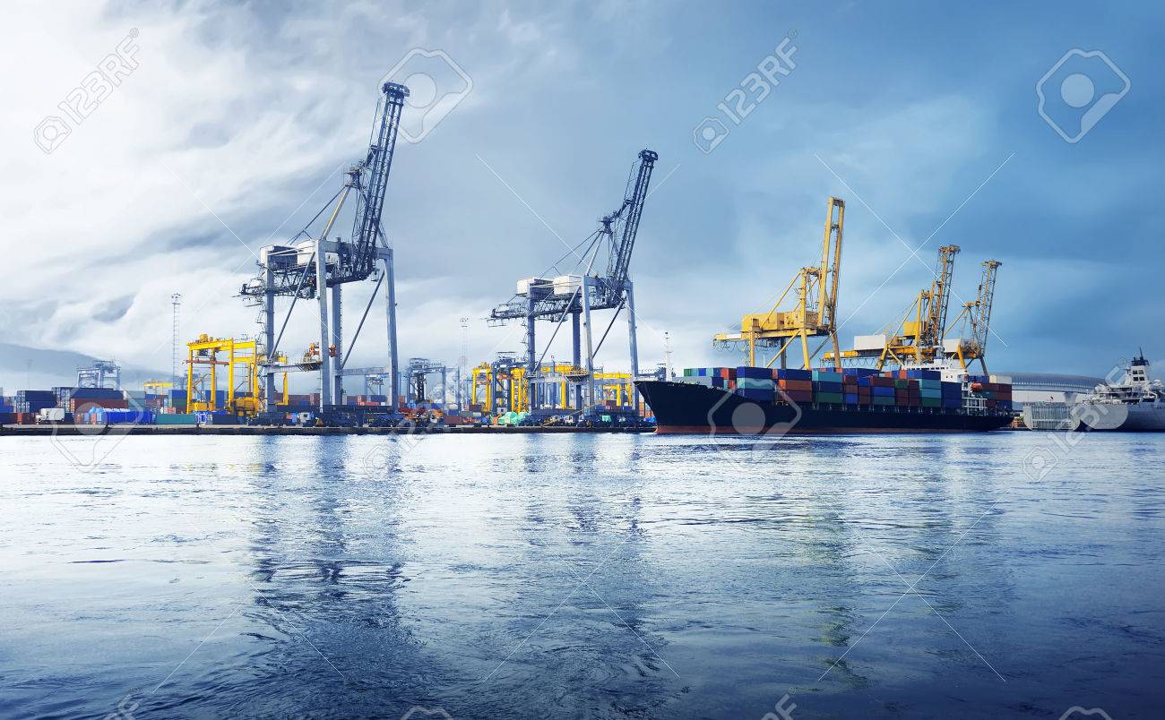 海の港 インドネシアのジャカルタでのイメージ の写真素材 画像素材 Image