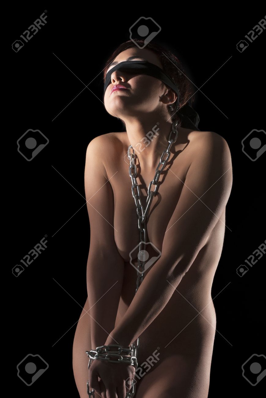 Sarah lind topless Hot mature woman picture