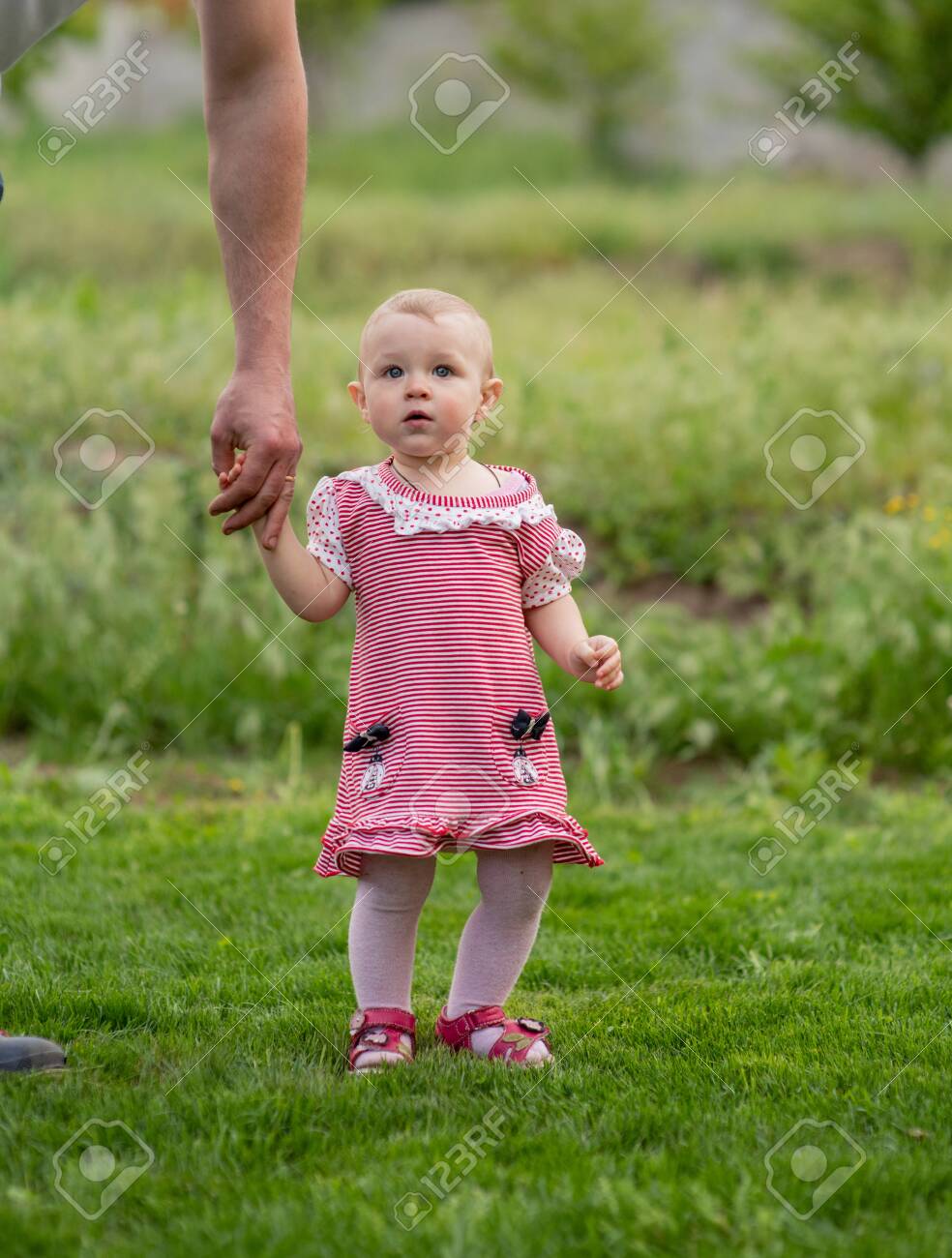 can babies walk at 1 year old