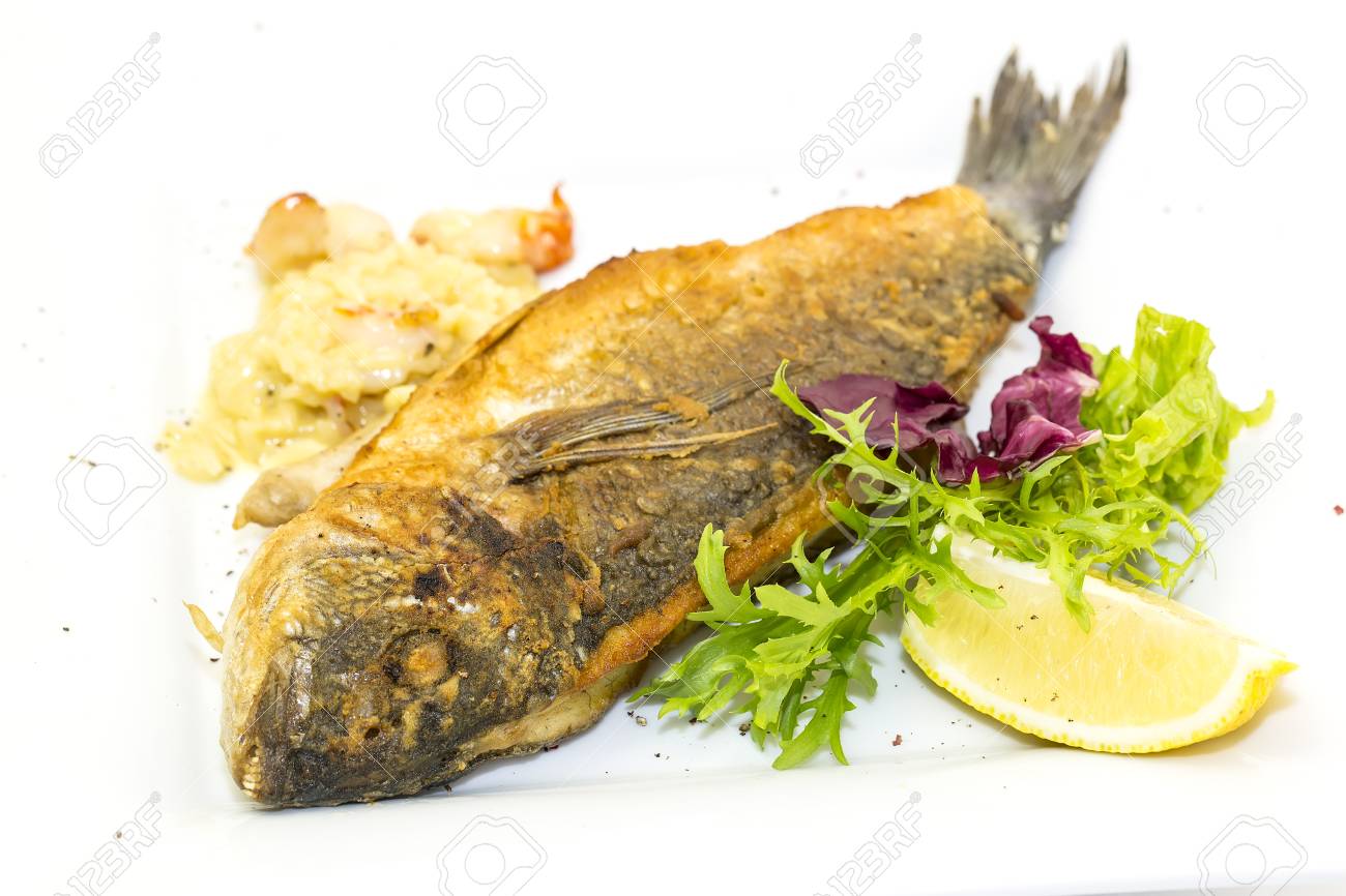 野菜とレモン魚シイラのフライ の写真素材 画像素材 Image