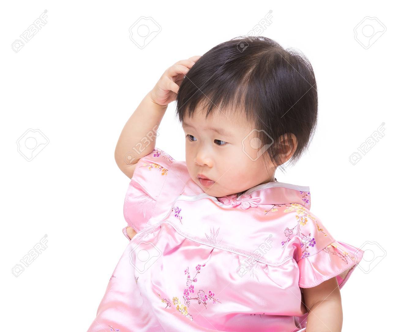 中国語赤ちゃんの女の子の頭を悩ま の写真素材 画像素材 Image 2717
