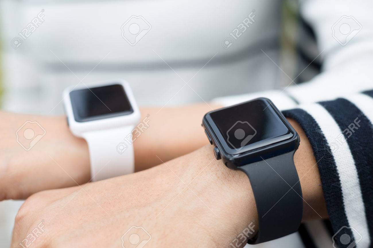 couple smart watch