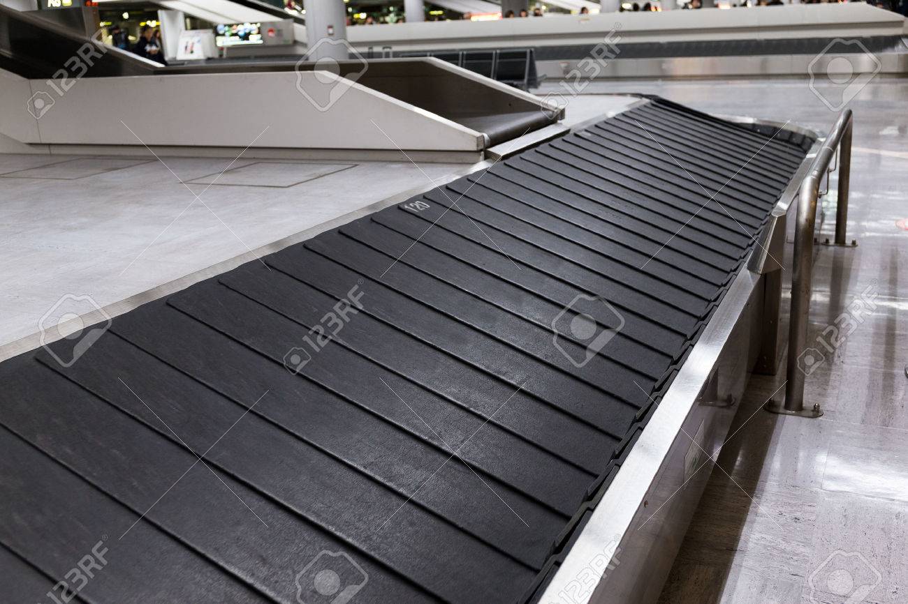 空港のベルトコンベア の写真素材 画像素材 Image