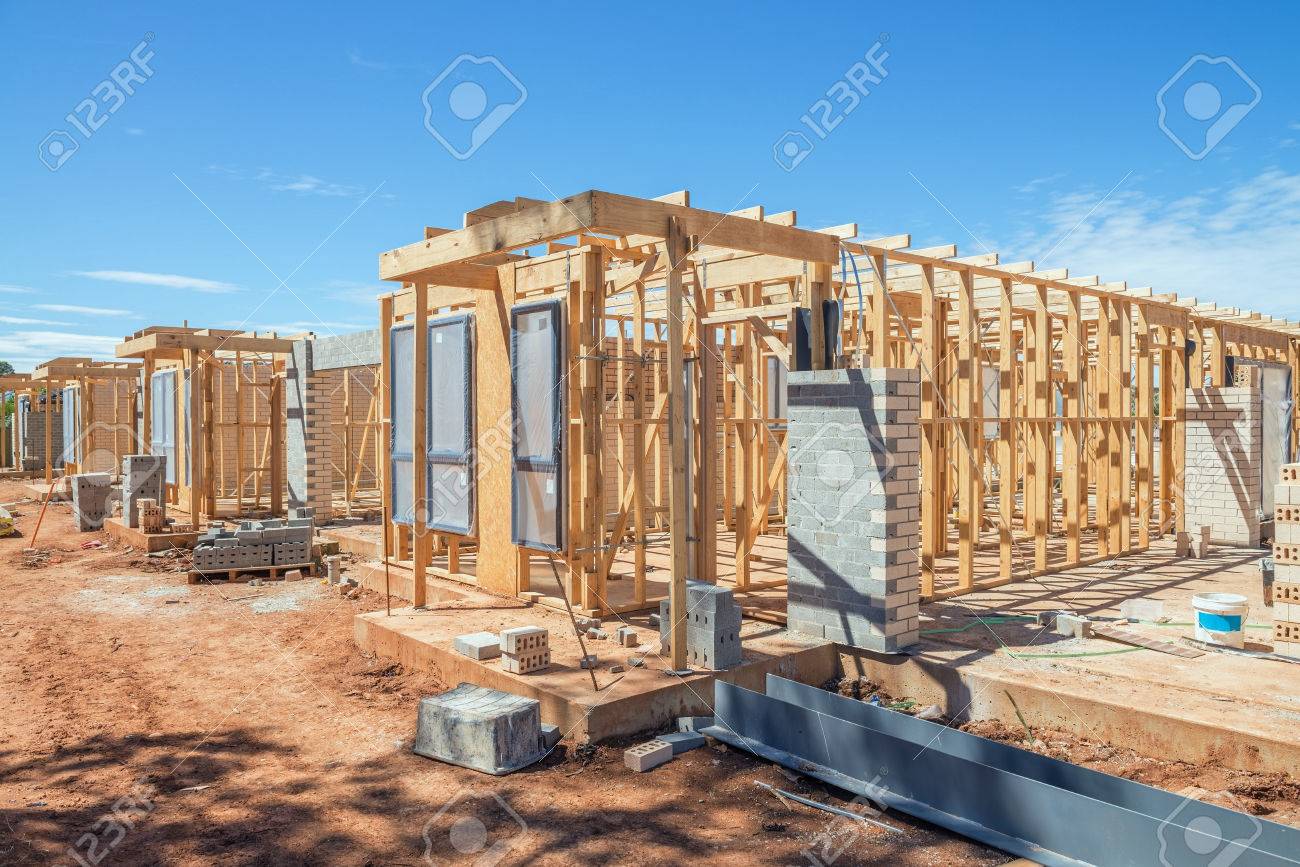 duga želim sebe Nuevos Hogares Suburbanos Actualmente En Construcción En La Fila Fotos, Retratos, Imágenes Y Fotografía De Archivo Libres De Derecho. Image 34588730. duga želim sebe Nuevos Hogares Suburbanos Actualmente En Construcción En La Fila Fotos, Retratos, Imágenes Y Fotografía De Archivo Libres De Derecho. Image 34588730.