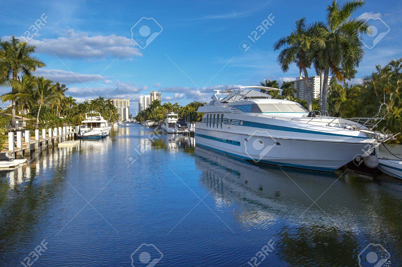 Luxurious yacht and waterfront homes in Fort Lauderdale, Florida - 47839129 Luxurious yacht and waterfront homes in Fort Lauderdale, Florida - 47839129