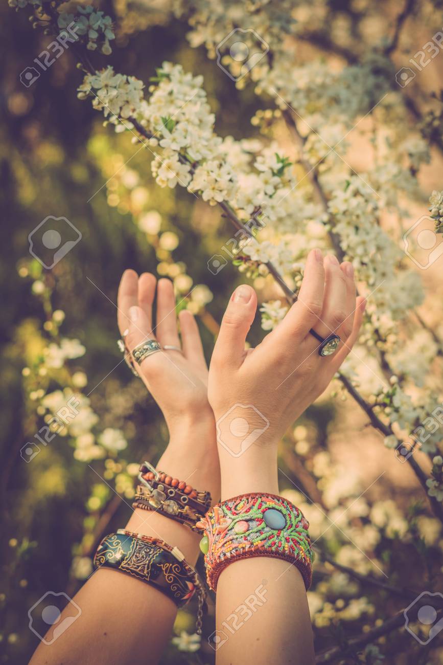 Fashion Shot Of A Beautiful Boho Style Girl On Nature Background. Boho,  Hippie. Фотография, картинки, изображения и сток-фотография без роялти.  Image 58966958