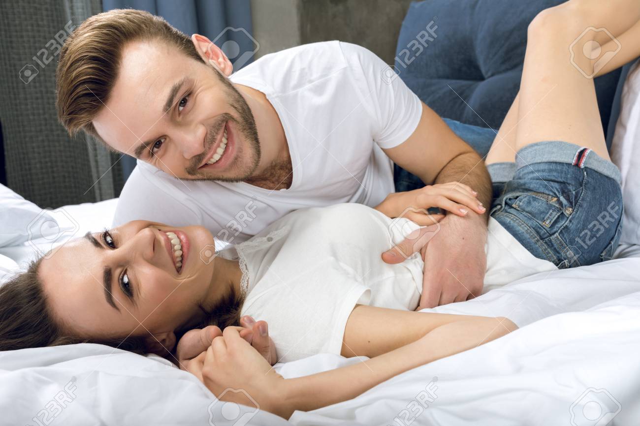 [PUNIQRANDLINE-(au-dating-names.txt) 58 Homme et femme amour au lit [PUNIQRANDLINE-(au-dating-names.txt) 40