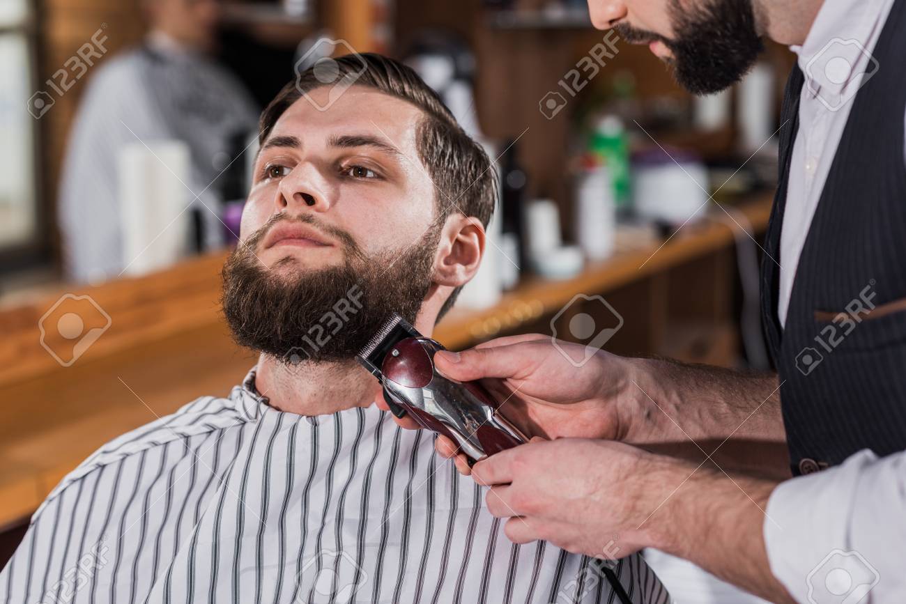 hair cutting machine man