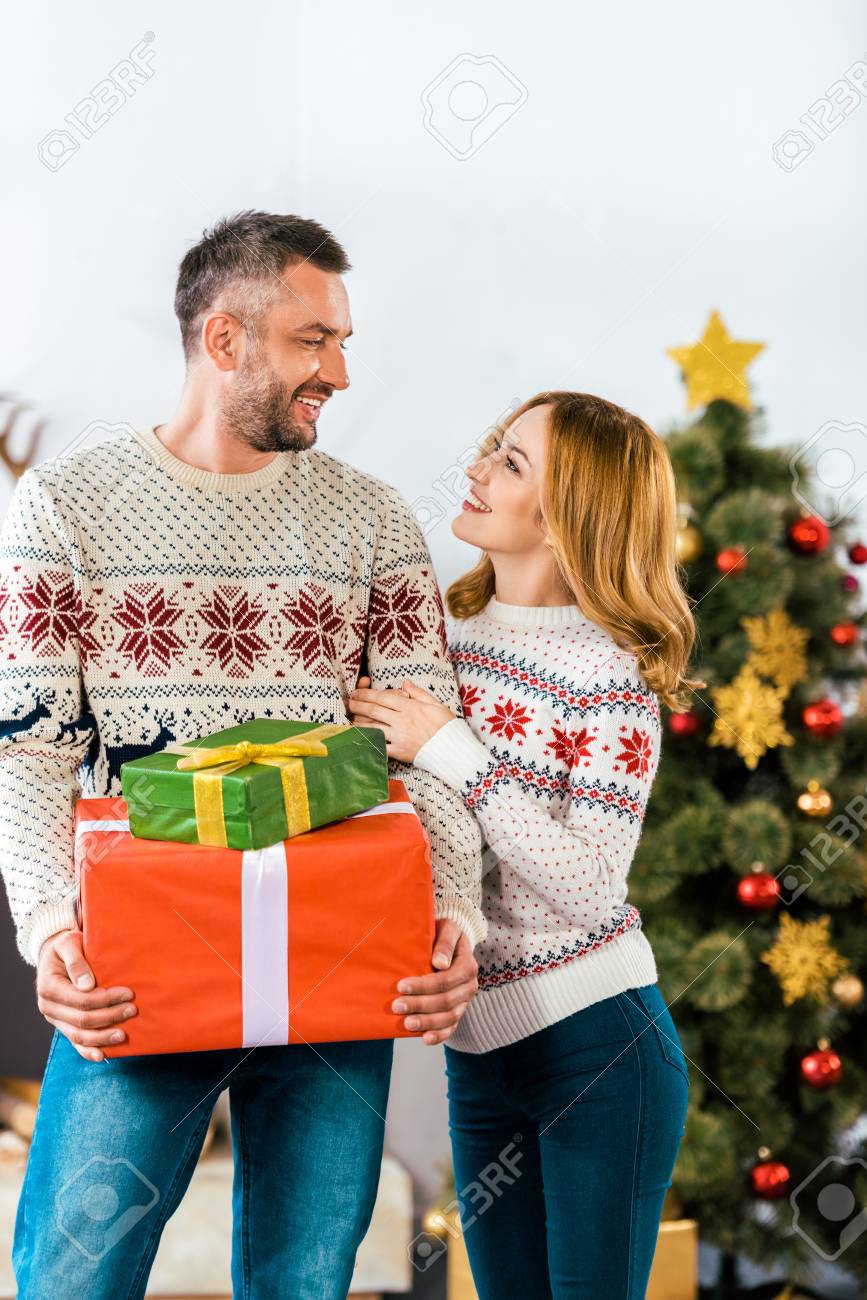sueter navideño pareja