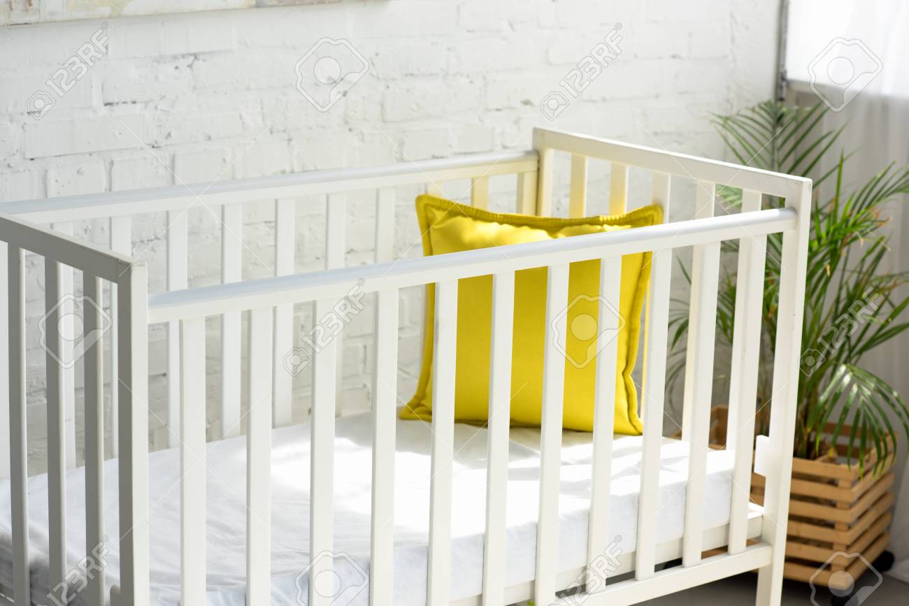 baby crib room
