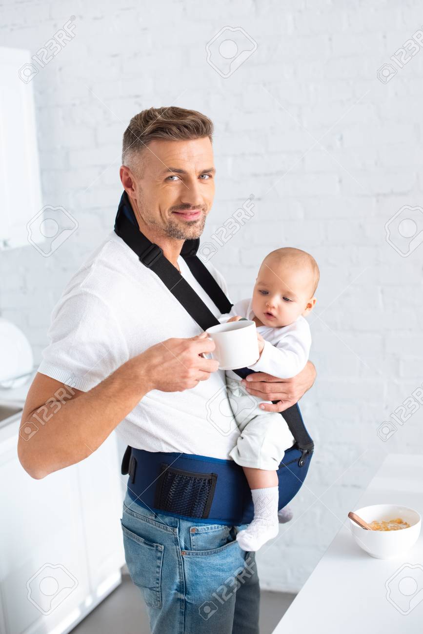 father baby carrier