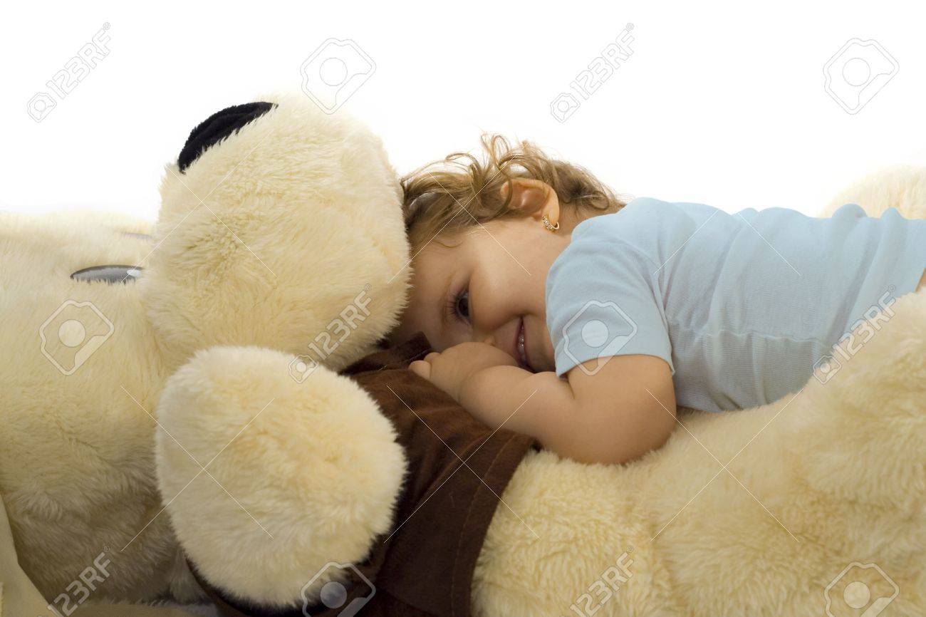 巨大な犬のぬいぐるみで遊んで 1 歳の女の子 の写真素材 画像素材 Image 巨大な犬のぬいぐるみで遊んで 1 歳の女の子 の写真素材 画像素材 Image