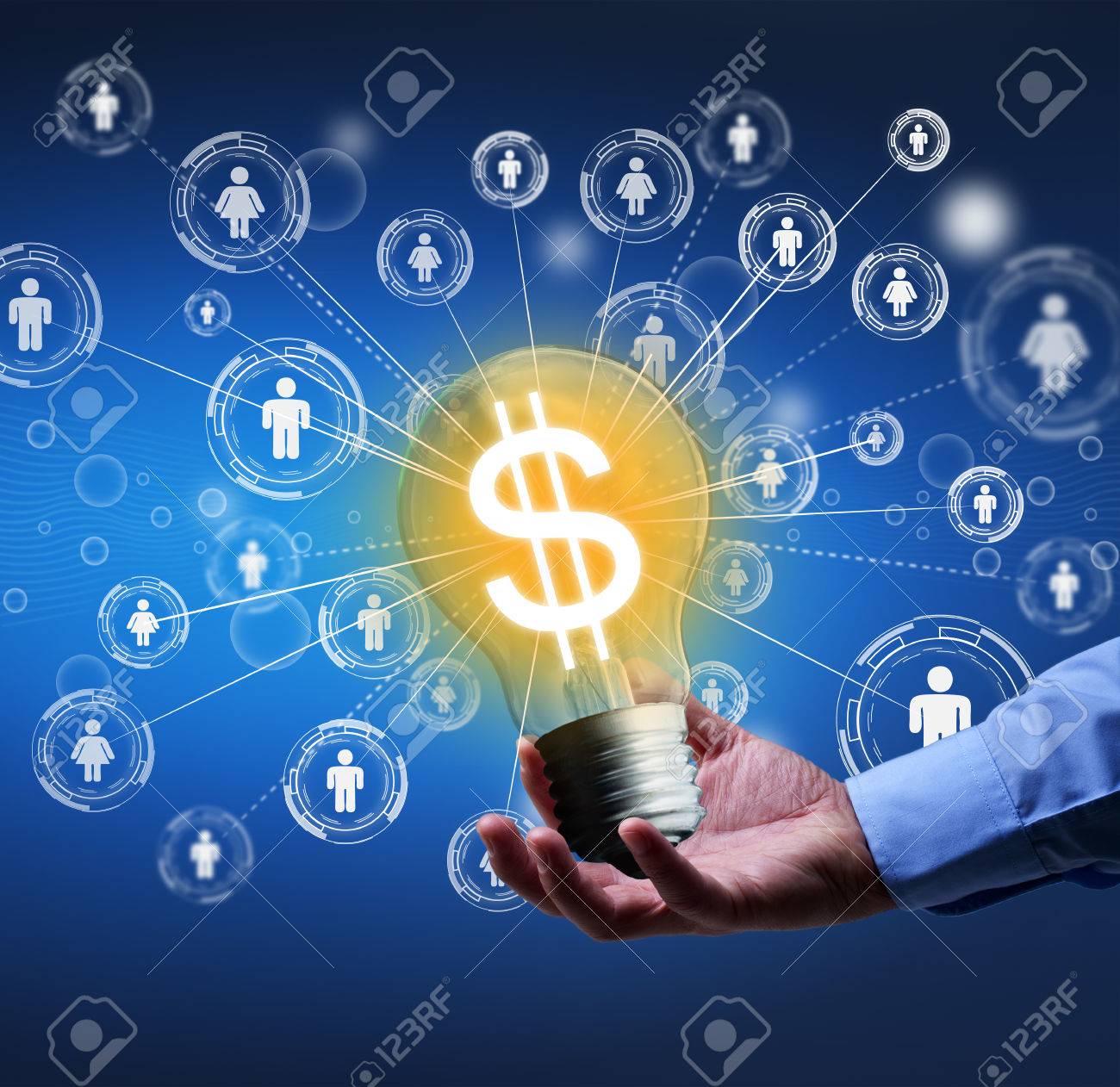 Presenting a new idea - crowdfunding or community funding concept - 37347012 Presenting a new idea - crowdfunding or community funding concept - 37347012