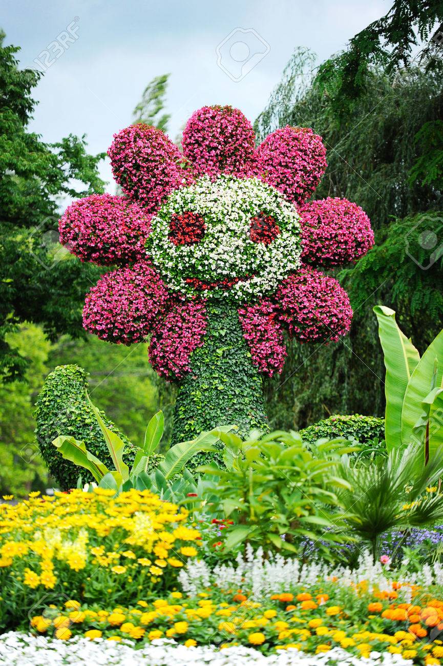 Flower Garden. Island Mainau, Bodensee Germany Stock Photo, Picture and  Royalty Free Image. Image 24251643., image size:865x1300
