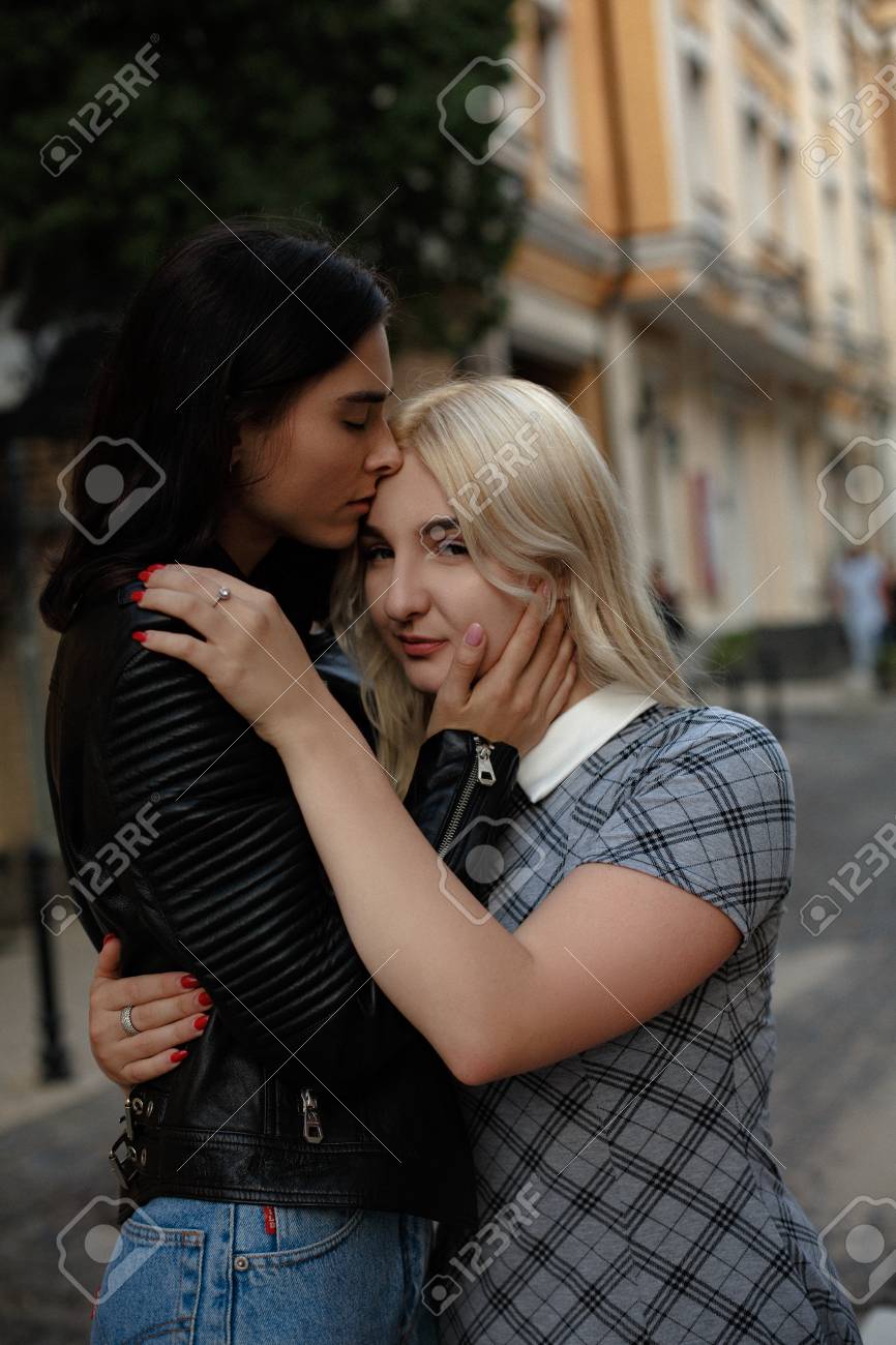 Blonde And Brunette Lesbian Porn