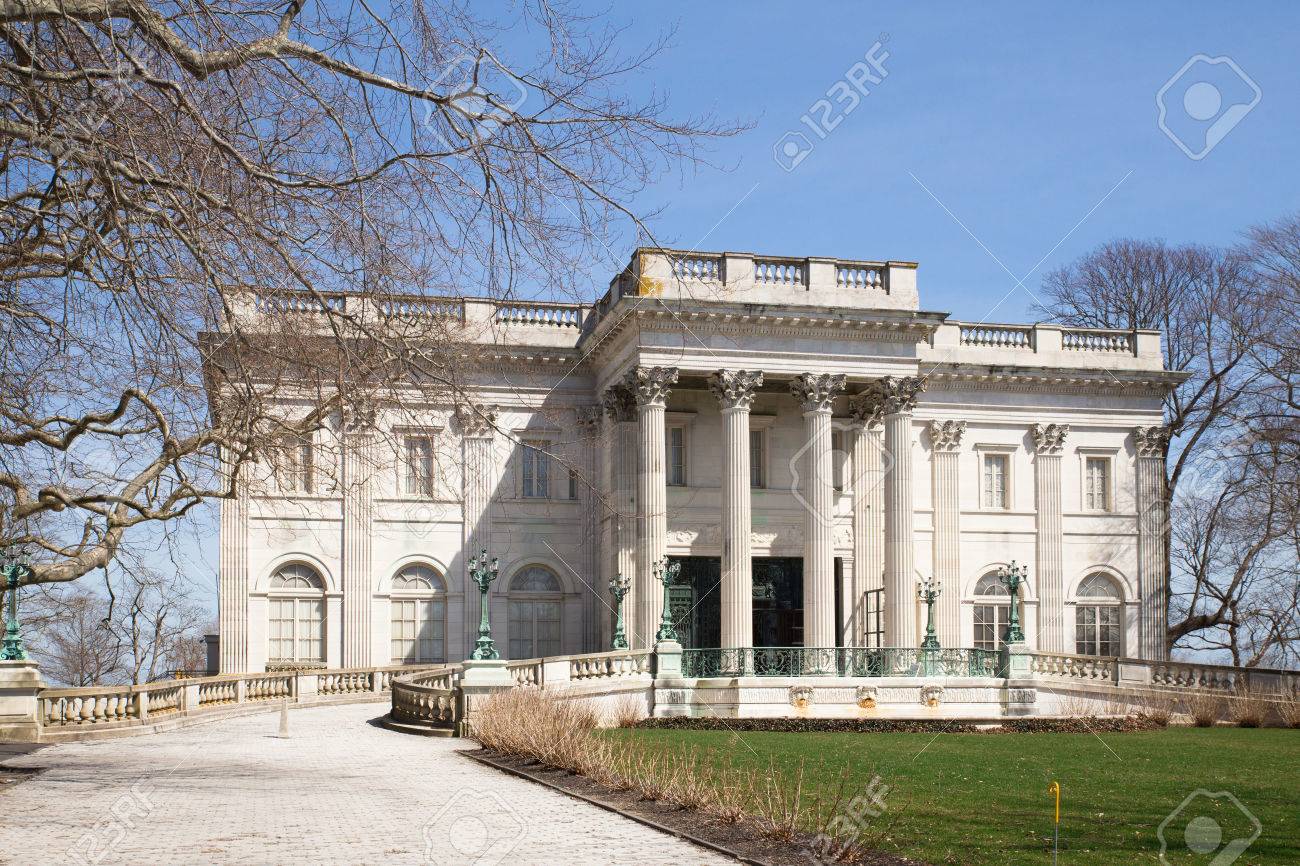 歴史的な大理石家ニューポート ロードアイランド州のニューポート ロードアイランド 17 年 4 月 11 日 外観 この元のヴァンダービルト邸は今よく知られている旅行の魅力です の写真素材 画像素材 Image