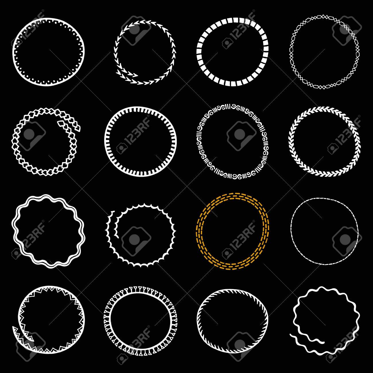 手書き丸ロゴ フレーム セット アイデンティティ デザイン 民族様式化されたテンプレートのコレクションは 日付の結婚式の招待状 スタンプやフレームを保存します パターンのブラシが含まれています のイラスト素材 ベクタ Image 手書き丸ロゴ フレーム セット アイデンティティ デザイン 民族様式化されたテンプレートのコレクションは 日付の結婚式の招待状 スタンプやフレームを保存します パターンのブラシが含まれています のイラスト素材 ベクタ Image