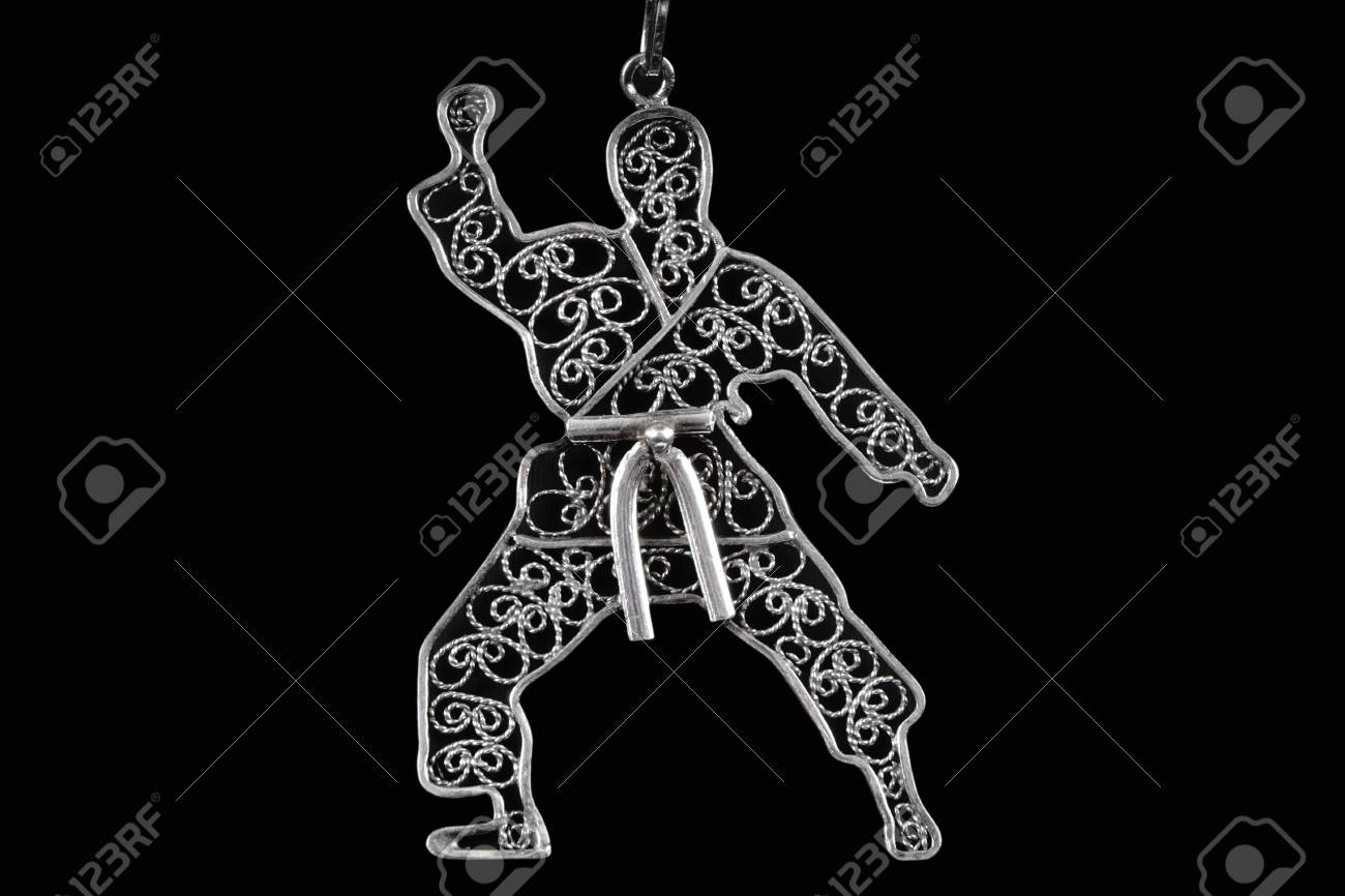 Collar De De Plata Vintage, Modelo Karate Hecho A Mano Fotos, Retratos, Imágenes Y Fotografía De Archivo Libres Derecho. Image 75565961.
