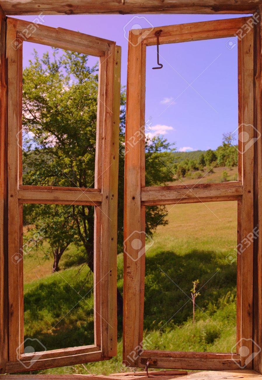 Paisaje Visto A Través De Una Ventana Fotos Retratos Imágenes Y Fotografía De Archivo Libres De Derecho Image 944386