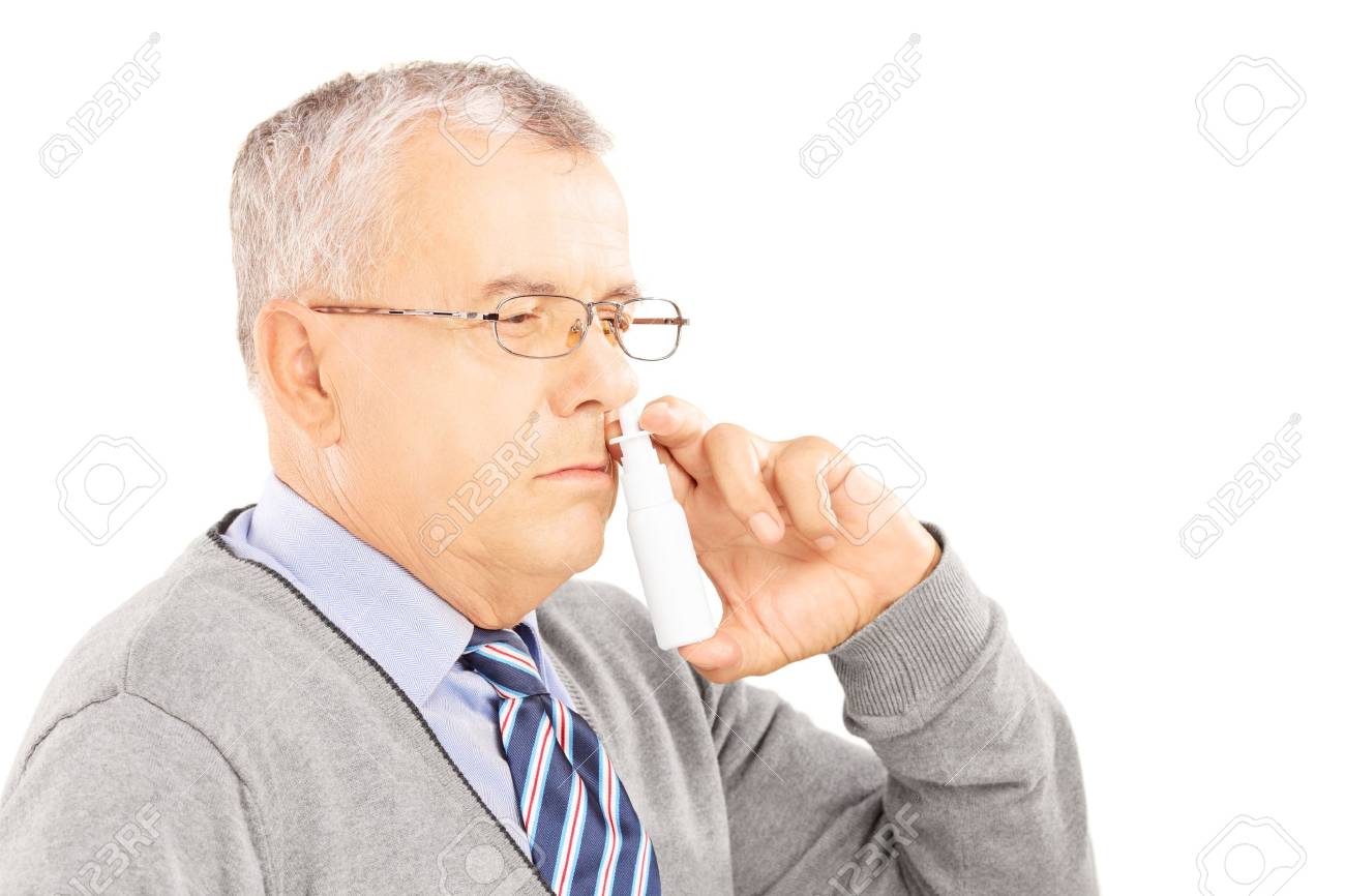 Oude vrouw spuiten