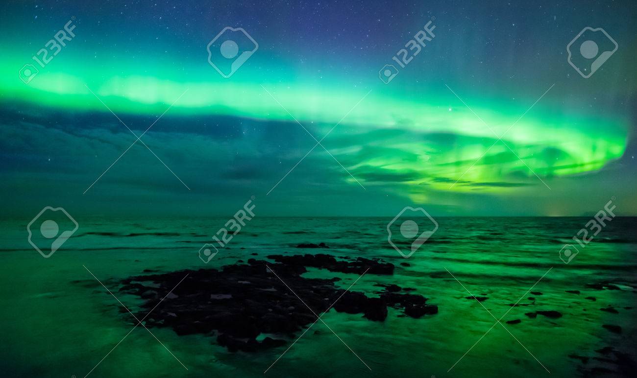 海 キャビン アイスランドのオーロラ Lizenzfreie Fotos Bilder Und Stock Fotografie Image