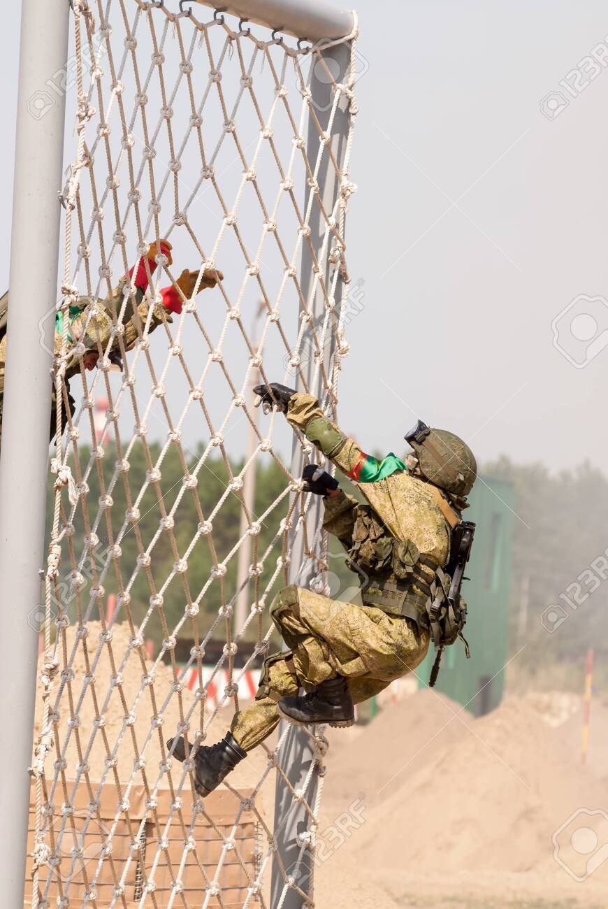 army climbing net