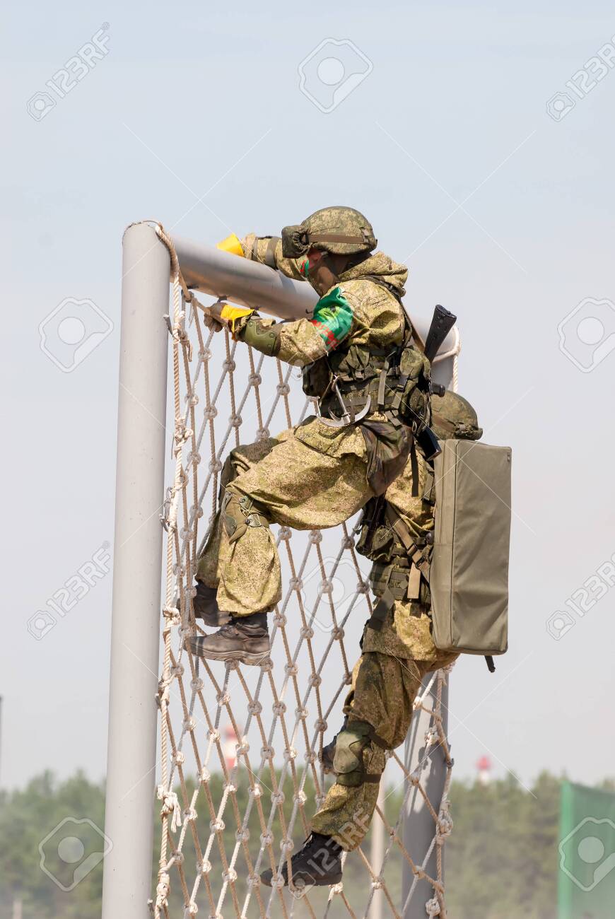 army climbing net