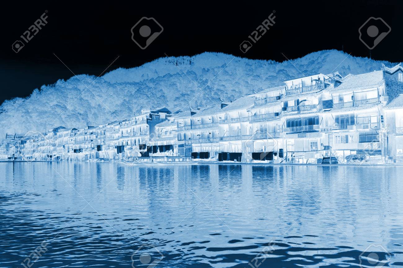 Phoenix Landkreis Den 15 April Haus Projektion Uber Dem Wasser