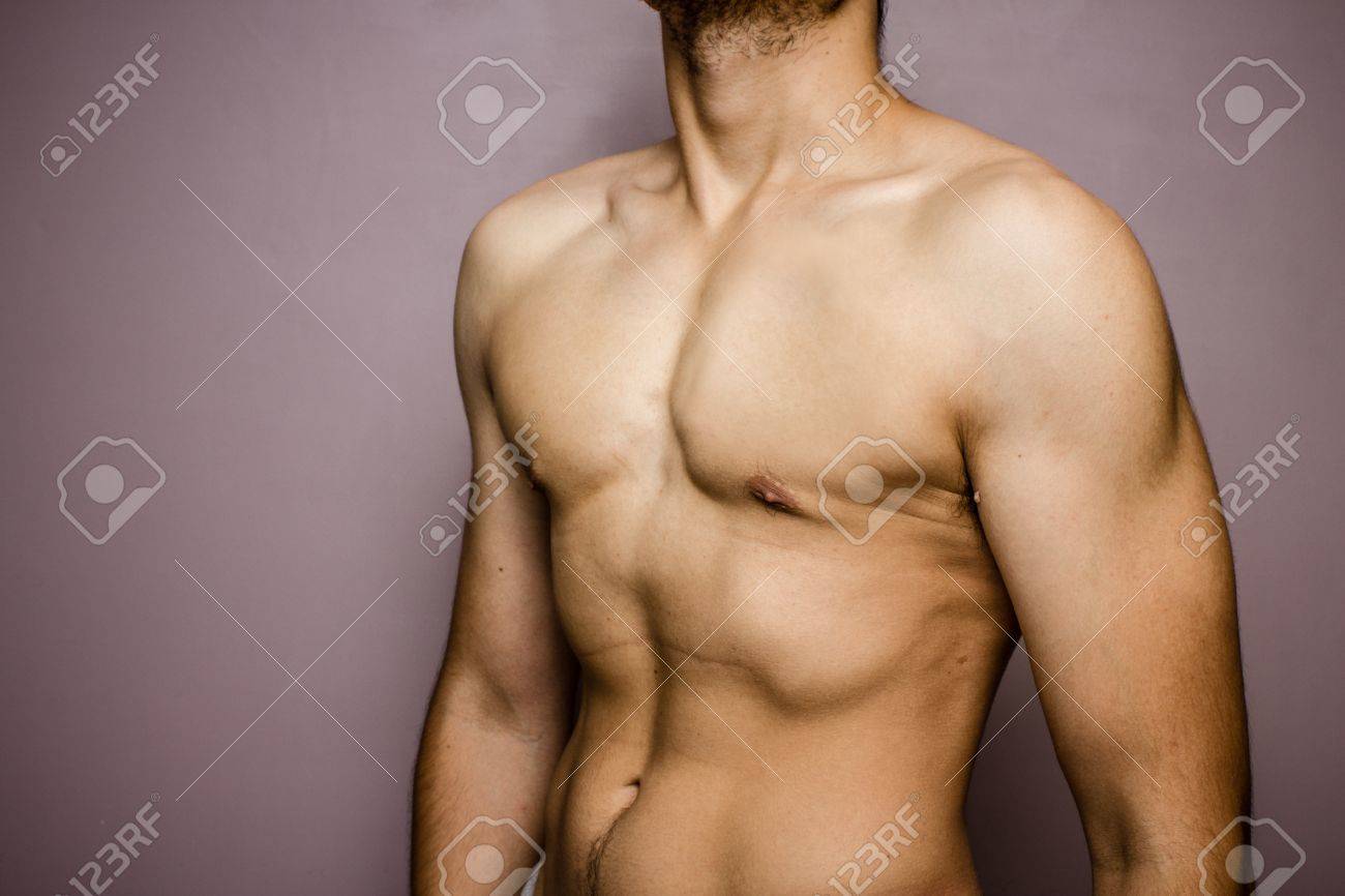 引き締まった体と運動の若い男 の写真素材 画像素材 Image 引き締まった体と運動の若い男 の写真素材 画像素材 Image