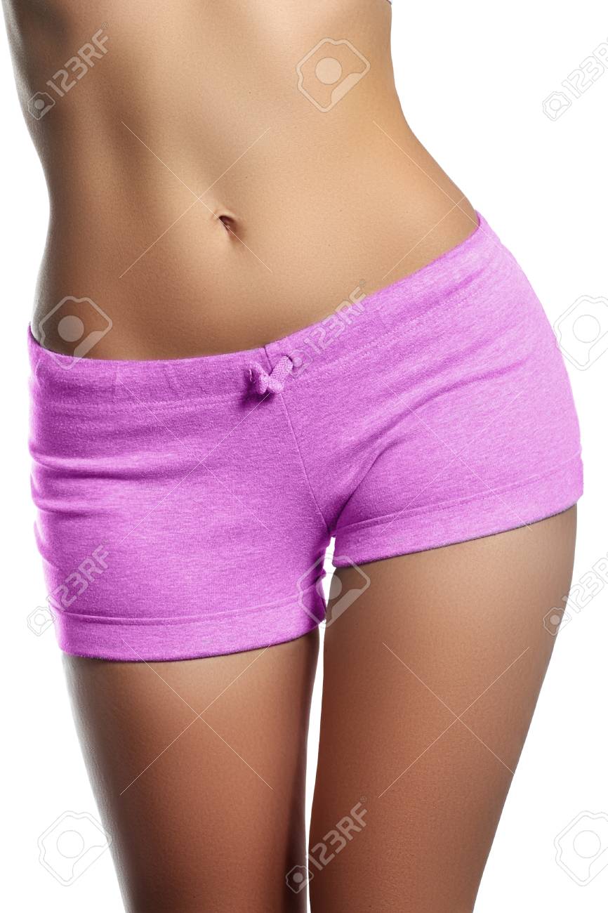 セクシー美人の裏 美しい女性の体 完璧な夏肌を照らします 日焼けした女性の体をスリムします 白い背景に分離されました 美しいセクシーな女性スリムな日焼けボディ の写真素材 画像素材 Image