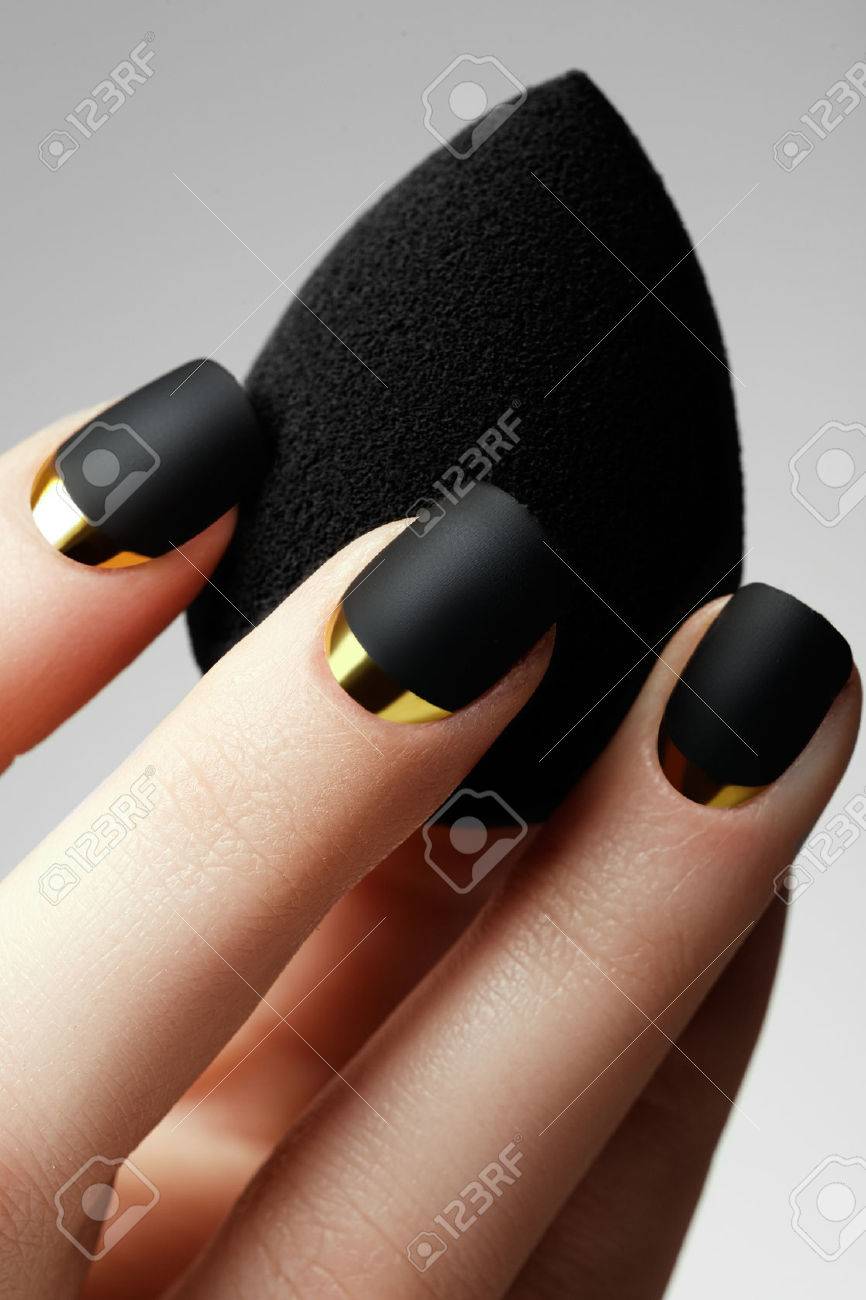 Bella Poarch Tattoo Yellow Nails 2022