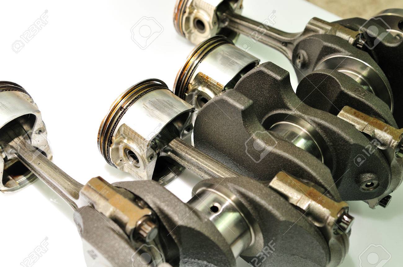 破損したピストンとクランク シャフトを着用車 の写真素材 画像素材 Image