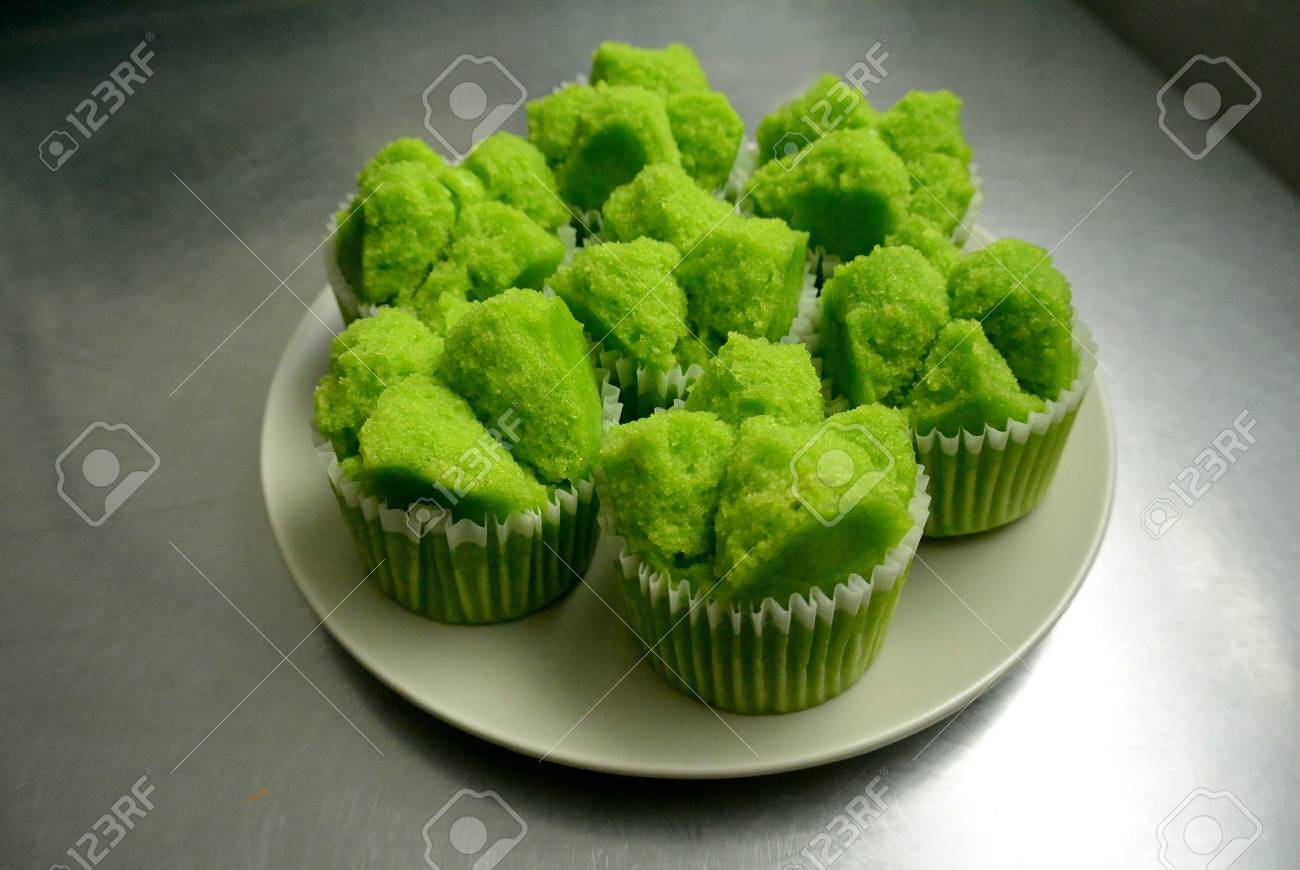 Gateaux Cuits A La Vapeur Chinois Pandan Vert Banque D Images Et Photos Libres De Droits Image