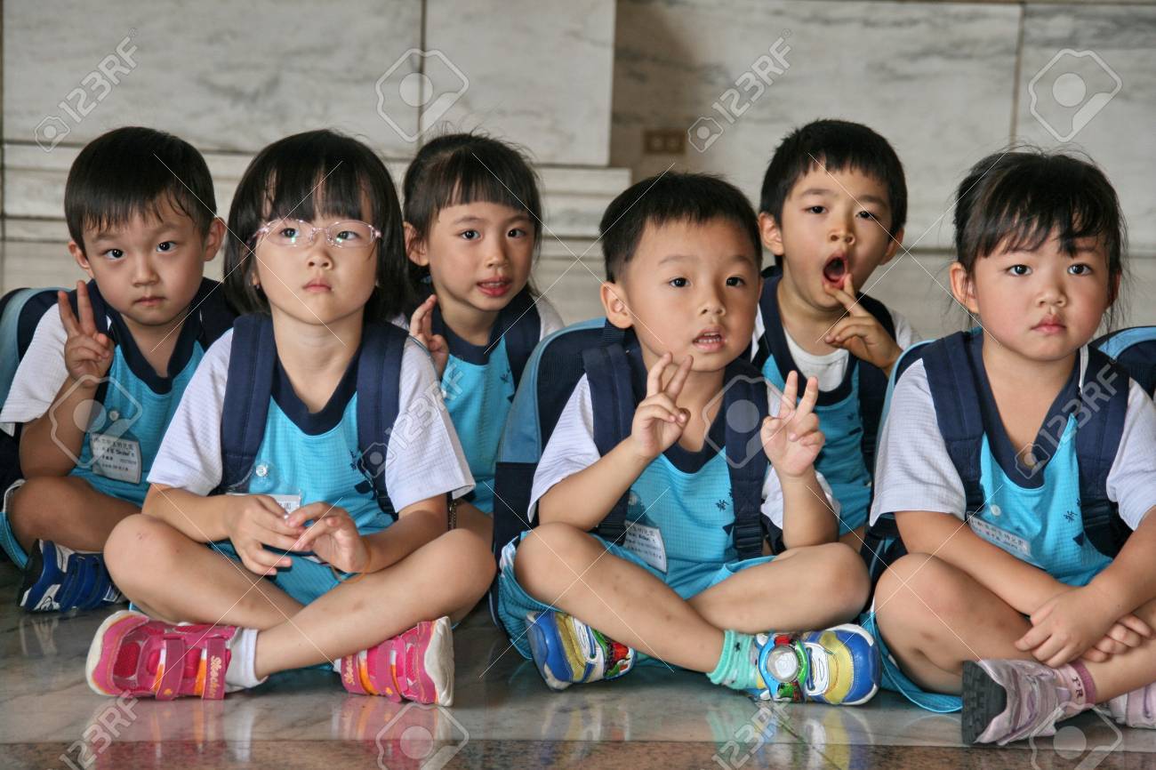 台湾台北 Zhongzhengtang で素敵な子供 の写真素材 画像素材 Image