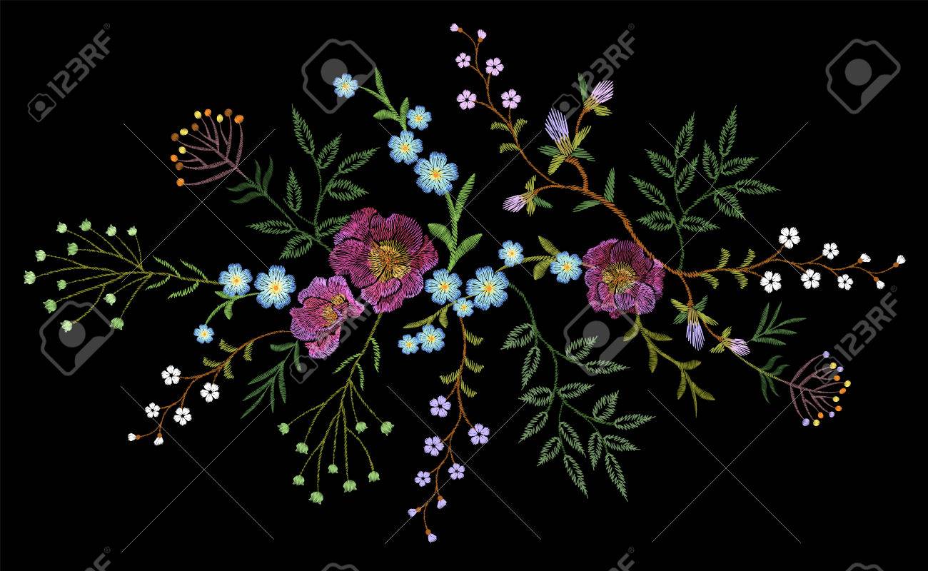 刺繍トレンド花柄小さな枝ハーブ少し青い紫色の花とバラ 華やかな伝統芸能民俗ファッション黒の背景のベクトル図にパッチ デザイン ネック花 のイラスト素材 ベクタ Image