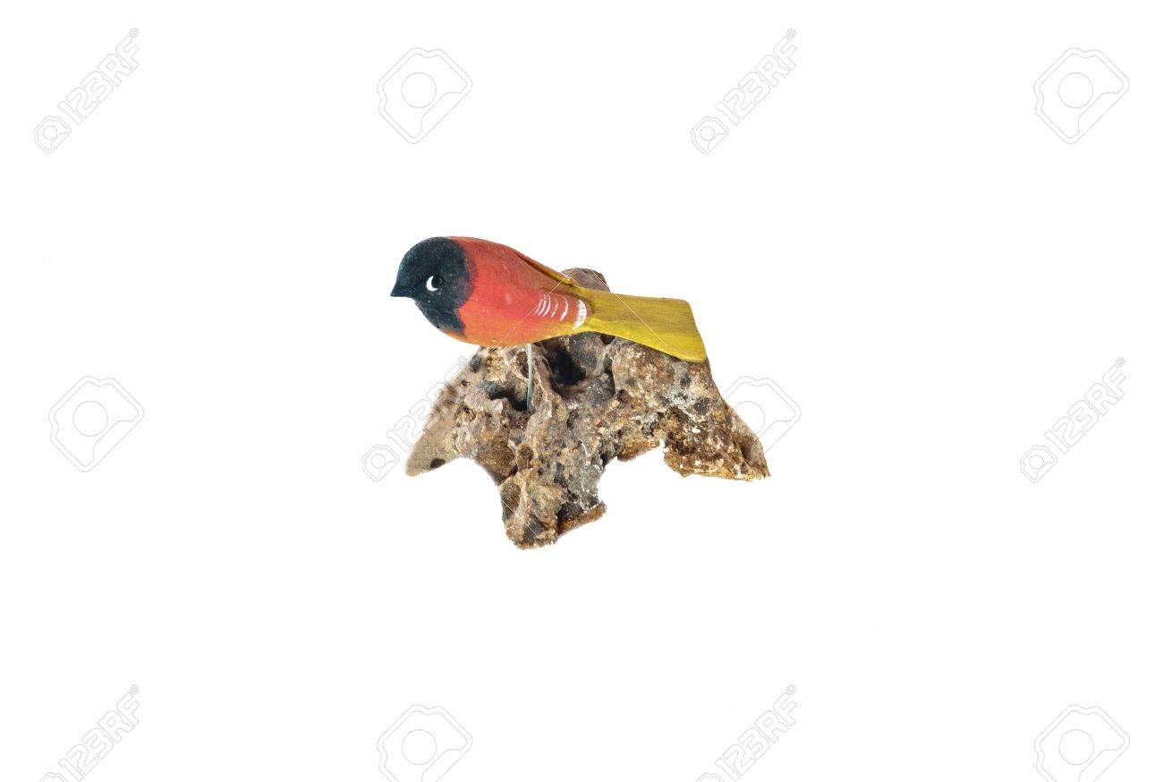 Il Sagit Dun Petit Oiseau De Bois Sur Une Vraie Pierre Loiseau Est Fait Sur Le Brésil