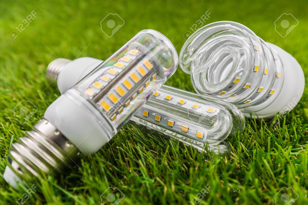 Gruene cfl gluehbirne