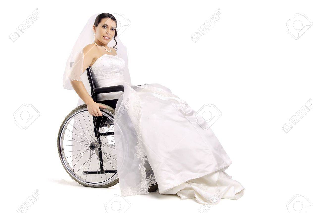 車椅子でポーズ美しい無効花嫁 の写真素材 画像素材 Image 車椅子でポーズ美しい無効花嫁 の写真素材 画像素材 Image