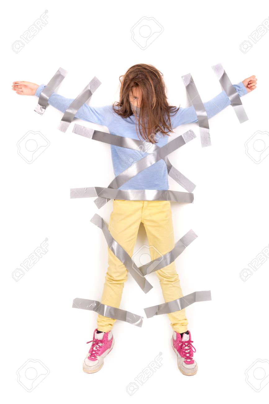 若い女の子をダクトテープで壁に縛られて の写真素材 画像素材 Image 若い女の子をダクトテープで壁に縛られて の写真素材 画像素材 Image