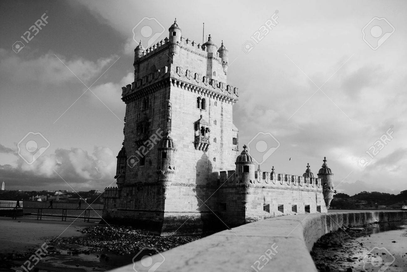 Dramatische Ansicht Der Beruhmtesten Wahrzeichen In Lissabon Portugal Schwarz Und Weiss Lizenzfreie Fotos Bilder Und Stock Fotografie Image