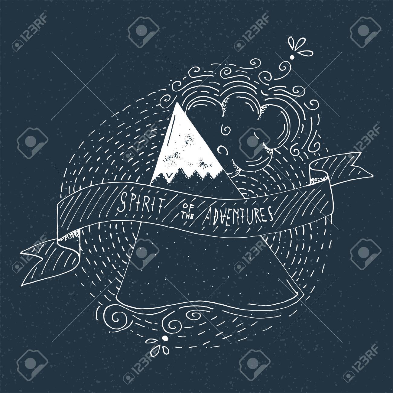 ハンド描画精神の冒険ロゴまたは暗い青色のグランジ背景 屋外の冒険や探検のシンボル 岩 雲 サンプル タイトル記号 手ベクトル イラスト Eblemのイラスト素材 ベクタ Image