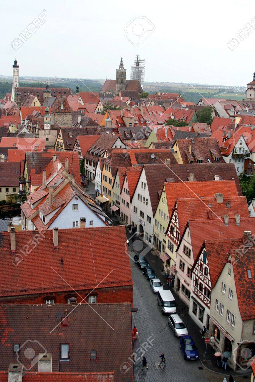 古代の赤い屋根の家、ローテンブルク オプ デア タウバー、ドイツの