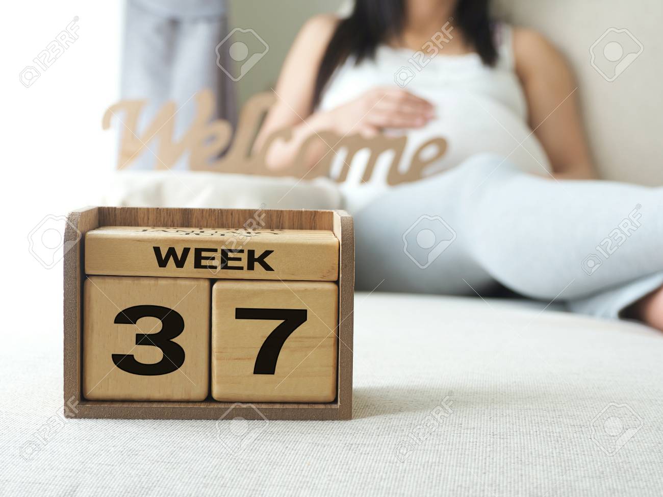 calendar with weeks 37 of pregnant with pregnancy woman background pregnancy countdown calendar