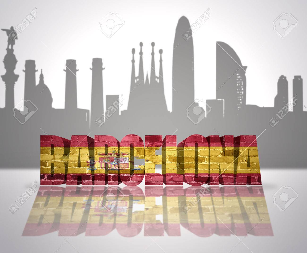Parole De Barcelone Avec Le Drapeau National De L Espagne Pres Skyline Silhouette Banque D Images Et Photos Libres De Droits Image 33285686