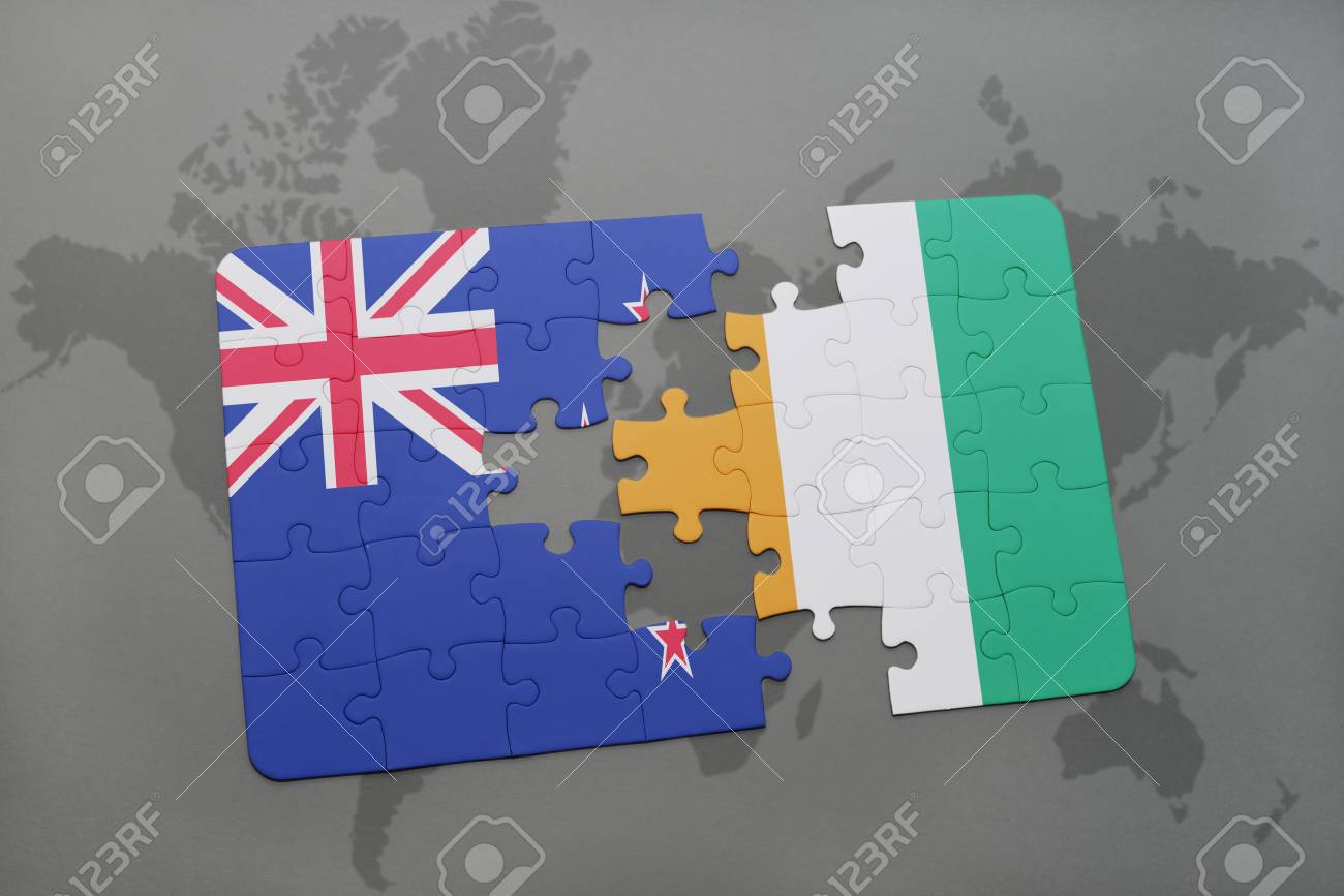 ニュージーランドと世界地図背景にカメルーンの国旗パズルします 3 D イラストレーション の写真素材 画像素材 Image