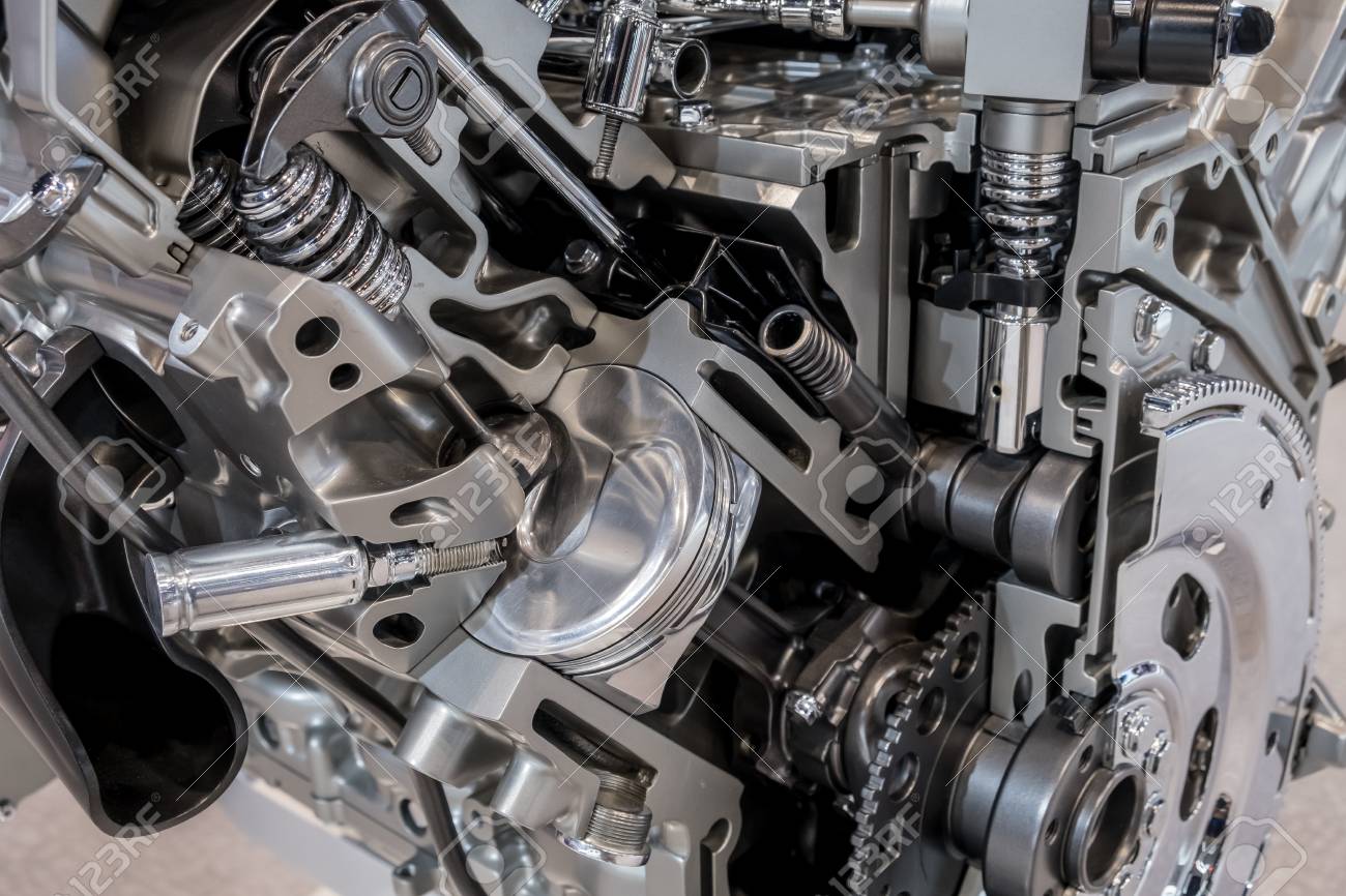 車のエンジンカットアウェイ の写真素材 画像素材 Image