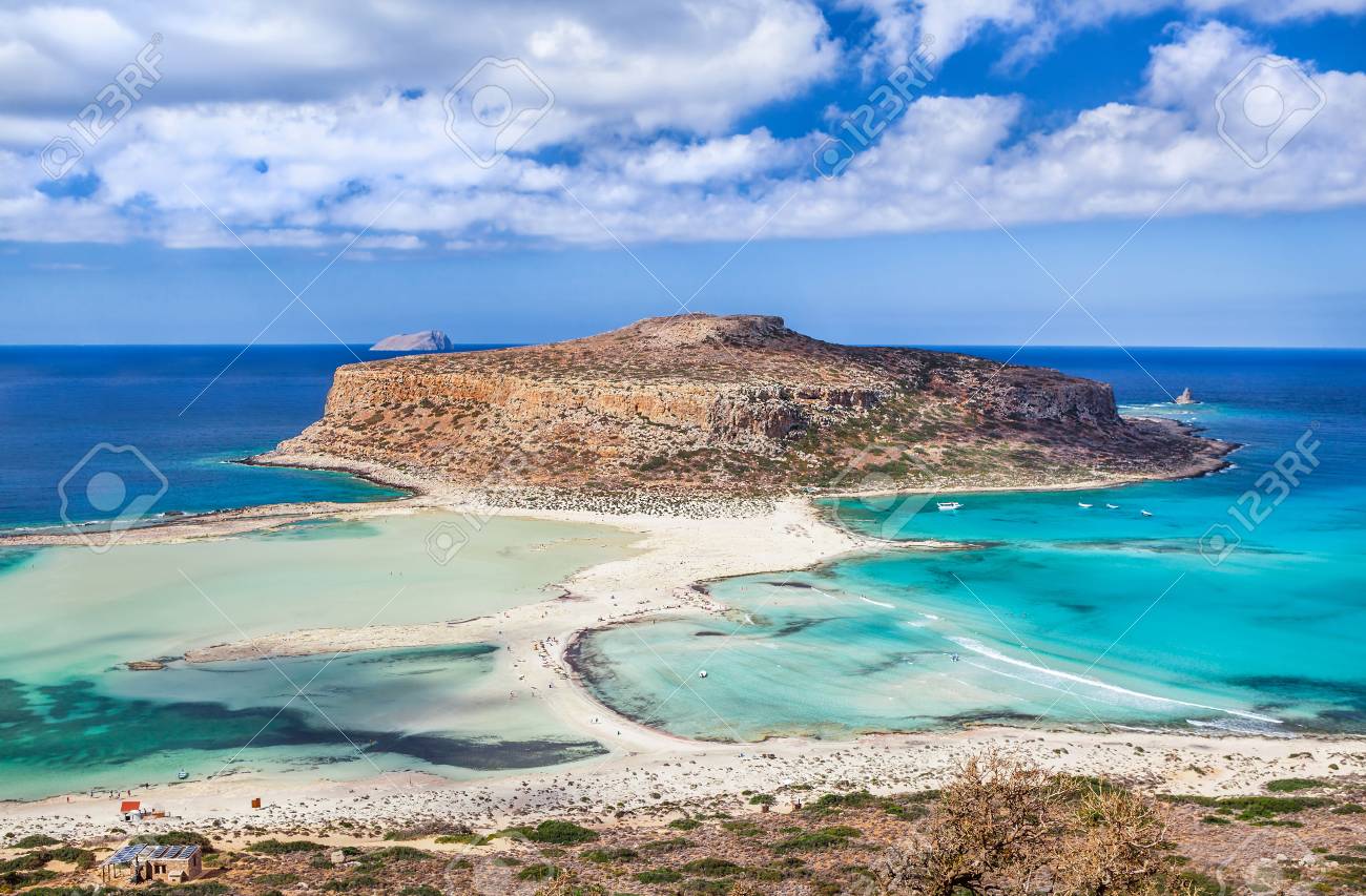 クレタ島 ギリシャ バロス湾のビューが珍しい 3 つの海が接続されている透明な青い水の美しい場所 リビア エーゲ海 イオニア の写真素材 画像素材 Image クレタ島 ギリシャ バロス湾のビューが珍しい 3 つの海が接続されている透明な青い水の美しい場所 リビア エーゲ海 イオニア の写真素材 画像素材 Image